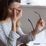 Mal di testa da occhiali nuovi tempi di adattamento e segnali da valutare