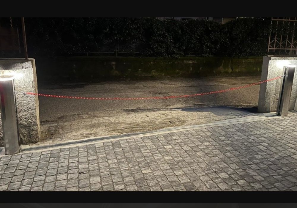 Parcheggio selvaggio e accessi bloccati Come proteggere gli spazi con la catena automatica