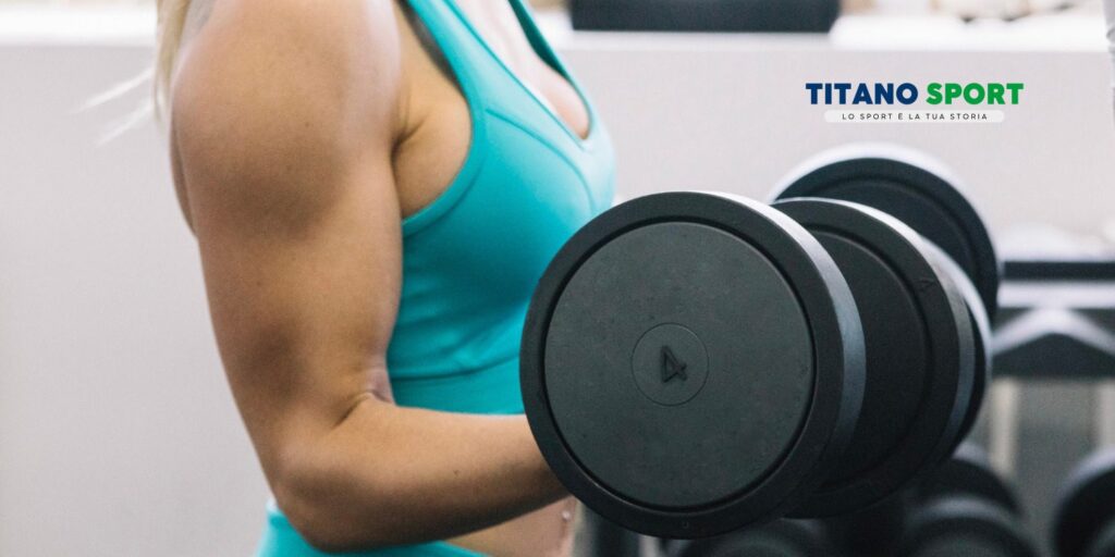 Aumentare il peso o aumentare le ripetizioni cosa cambia realmente in palestra